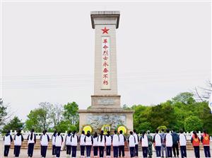 丰碑祭英豪 --bcw8白菜网论坛到烈士陵园祭英烈