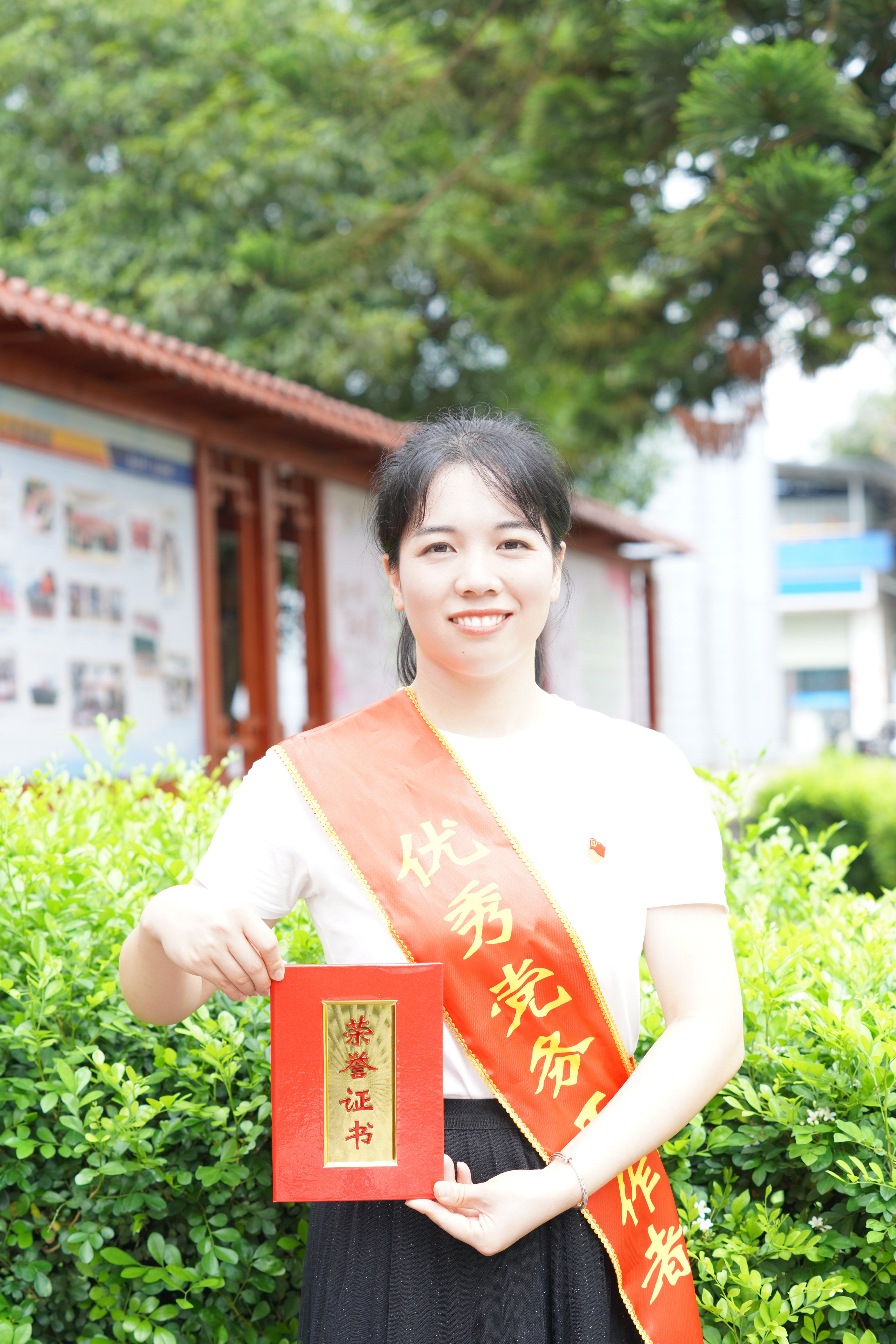党旗飘扬 致敬榜样|bcw8白菜网论坛“两优一先”先进事迹展播（二）